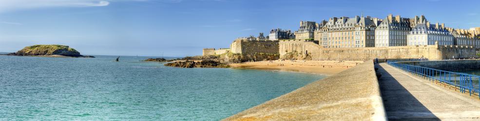 Photo La ville de Saint-Malo à marée haute