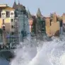 Photo Vague sur la digue de Saint-Malo