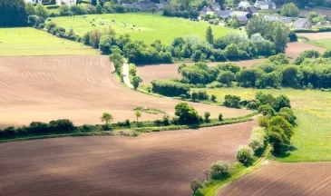 Paysage bocager près de Rosnoen | Fotolia-Tof Locoste