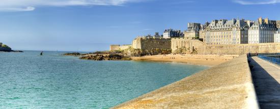 Photo La ville de Saint-Malo à marée haute