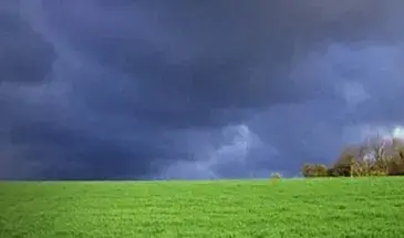 Ciel dans un paysage agricole