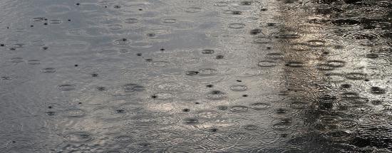 Pluie sur la route