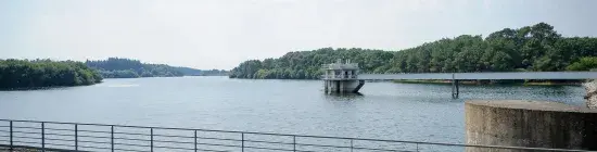 La retenue d'eau de La Chèze qui sécurise notamment l’alimentation en eau potable du bassin rennais