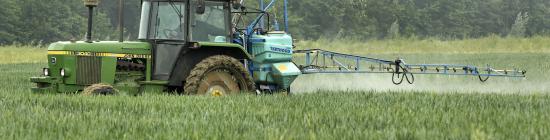 Photo de pulvérisation de pesticides