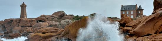 Photo Vague sur la côte de granit rose à Ploumanach