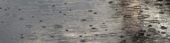 Pluie sur la route