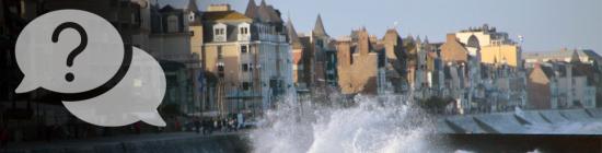 Photo Vague sur la digue de Saint-Malo